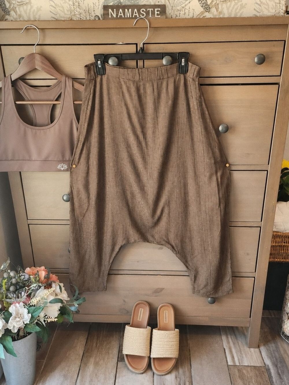 Relaxed Harem Pants in Brown